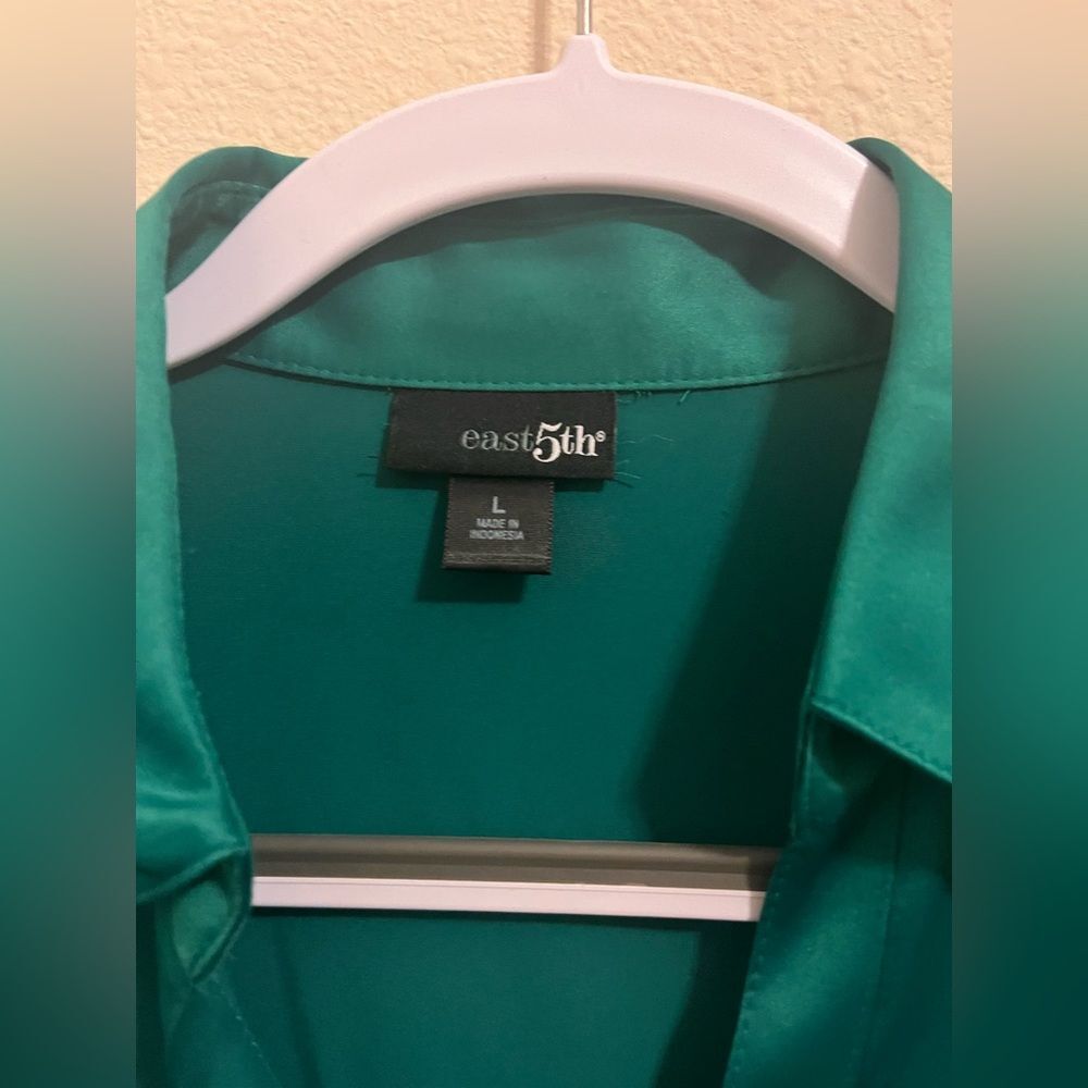East 5th Green Button-Up Shirt - Picture 3 of 4